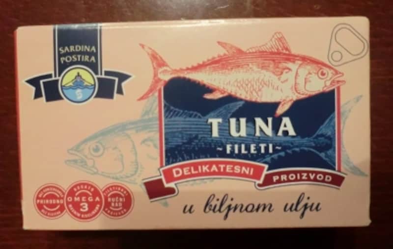 写真は定番のプレーンのツナ缶。他に、オリーブオイルに漬け込んだもの、野菜を一緒に漬け込んだものもある【クロアチアのお土産】