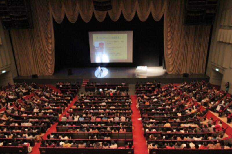 満員御礼2200人の来場者で埋め尽くされたTABIPPO 2013会場