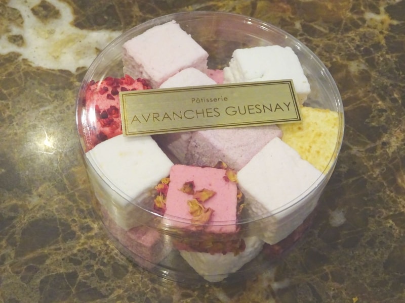 「アヴランシュ・ゲネー」の「ギモーブ18個入」（税別2,000円)