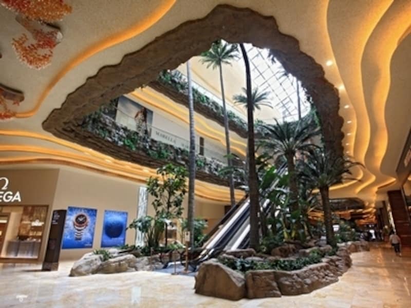 2012年5月に開業したばかりの大型複合施設「サンズコタイセントラル」 (c) Sands Cotai Central