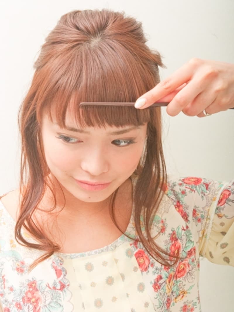 ワックスをつけてからコームでとかすと形がつきやすい