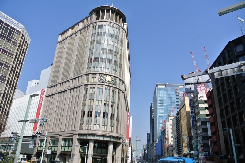 日本橋の三越周辺
