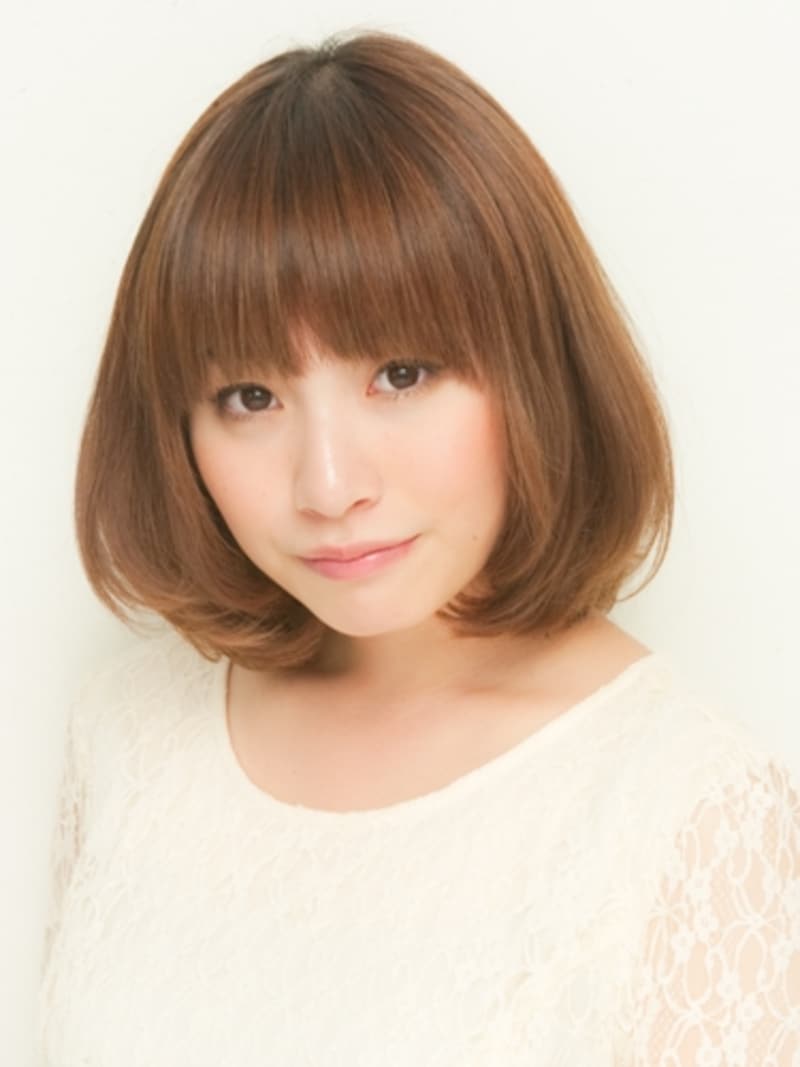 目もとギリギリの邪魔になる前髪