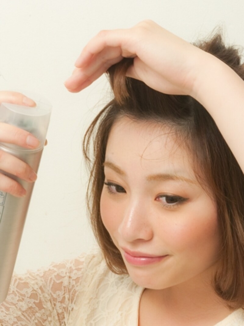 カーラー前にスプレーをする事で毛束が固まらない