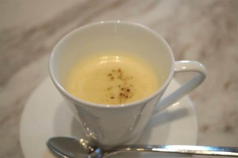カリフラワーとジャガイモのスープです