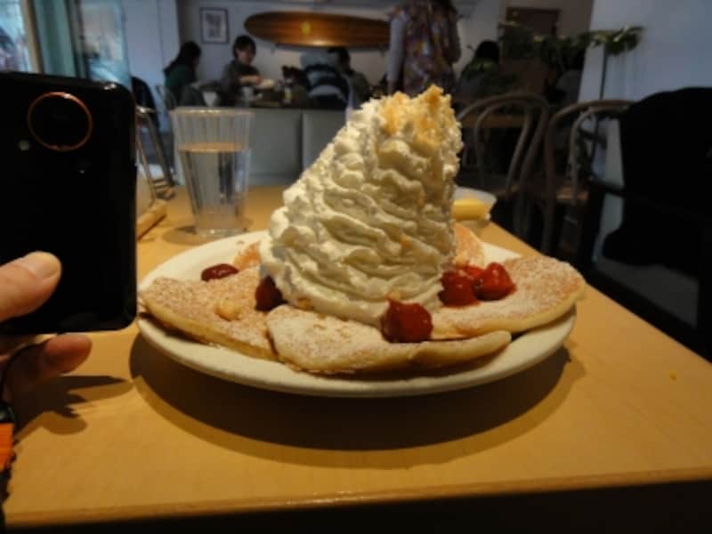 当時使っていたスマホで生クリームの高さを表現しようとしているが、今となってはよくわからないw