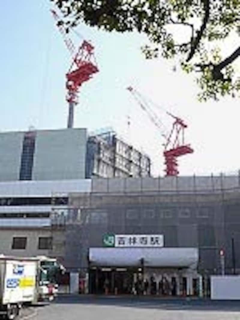 吉祥寺駅舎の工事中の写真
