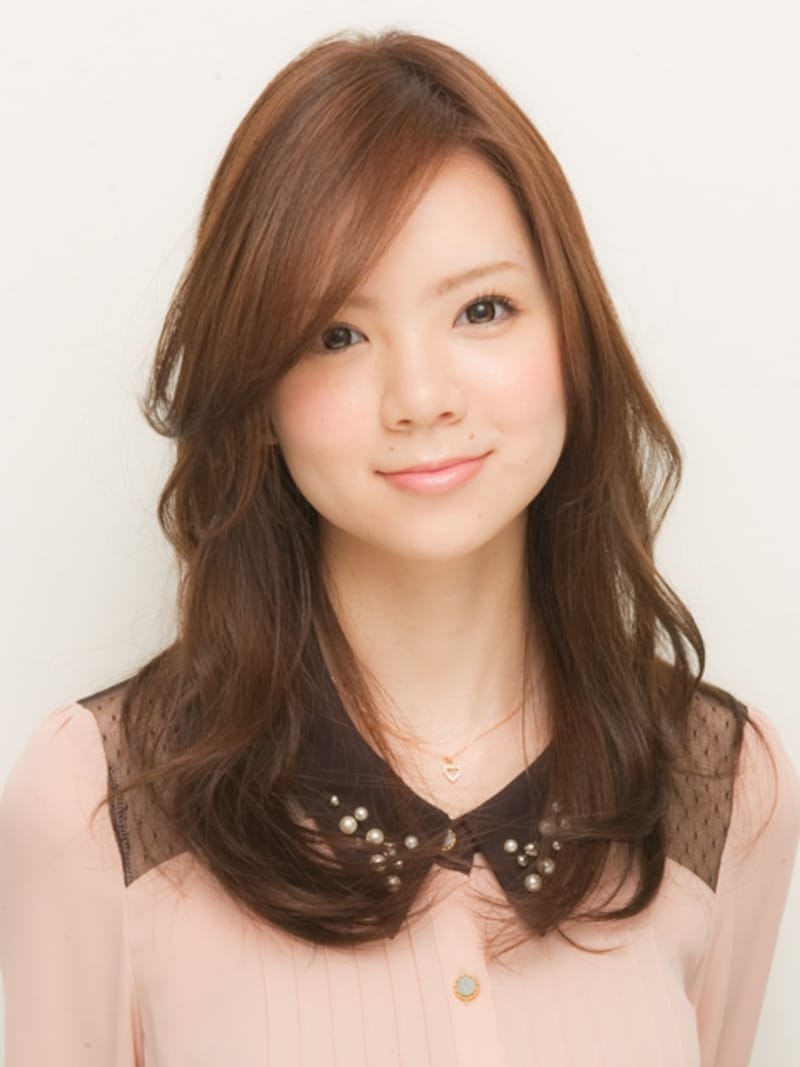 胸上のローレイヤースタイル