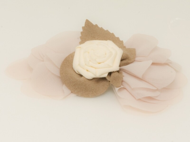 フラワーモチーフのバレッタ