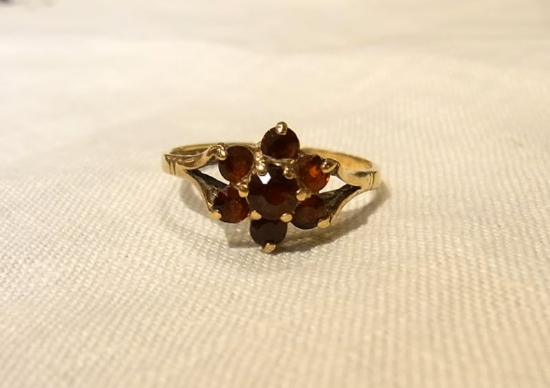 花の形のリング