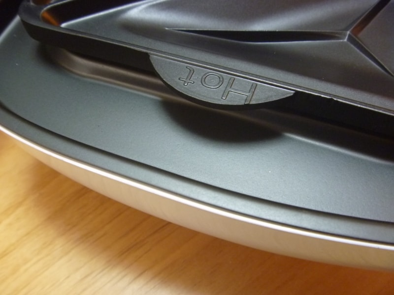 パン屑などが隙間に残っていると不衛生なのできれいに