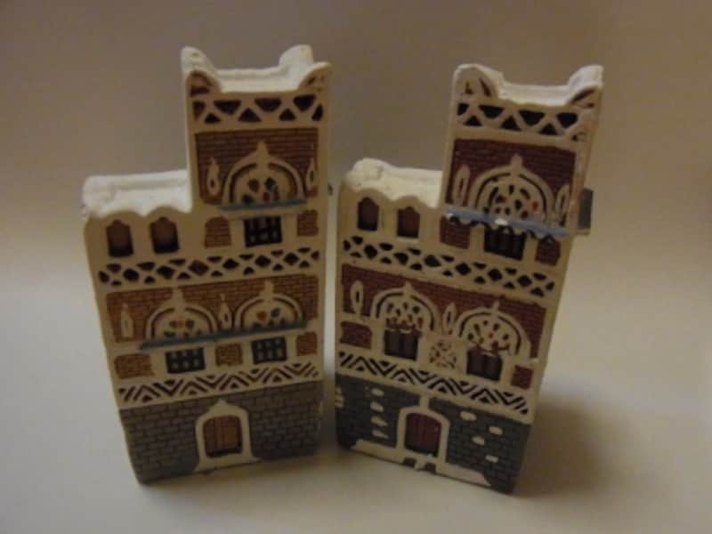 これはイエメンで買ってきた家のミニチュア。お土産との出会いは一期一会。大事にしたい