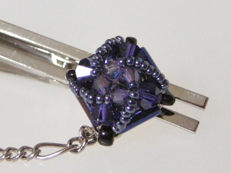 ビーズのネクタイピン