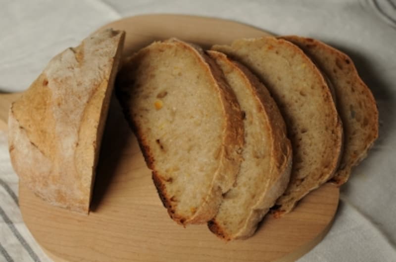 山のパンとオレンジピール断面