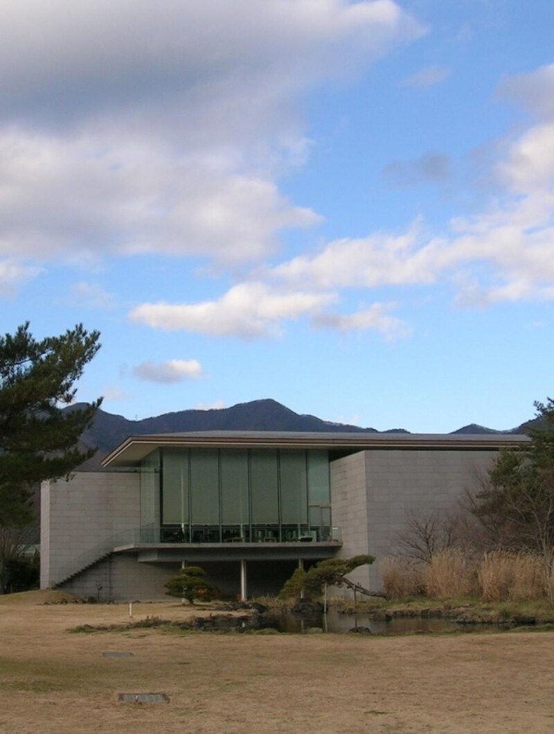 大規模なスーパーや美術館、娯楽施設なども充実