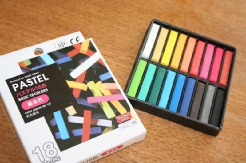 いろんな色を楽しめる パステルカラーのチョーク 100円ショップの活用術 All About いろんな色を楽しめる パステルカラーのチョーク 100円ショップの活用術 All About