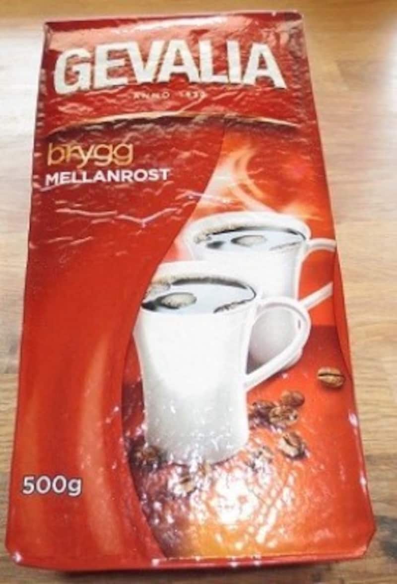 スウェーデンの地方都市、Gävle(ヤーブレ)にある「Gevalia(ゲバーリア)」です。いろんな味が出ており、ちょっと、変わった味を試すのもいいですし、定番のコーヒーメーカー用のものでもよいでしょう。