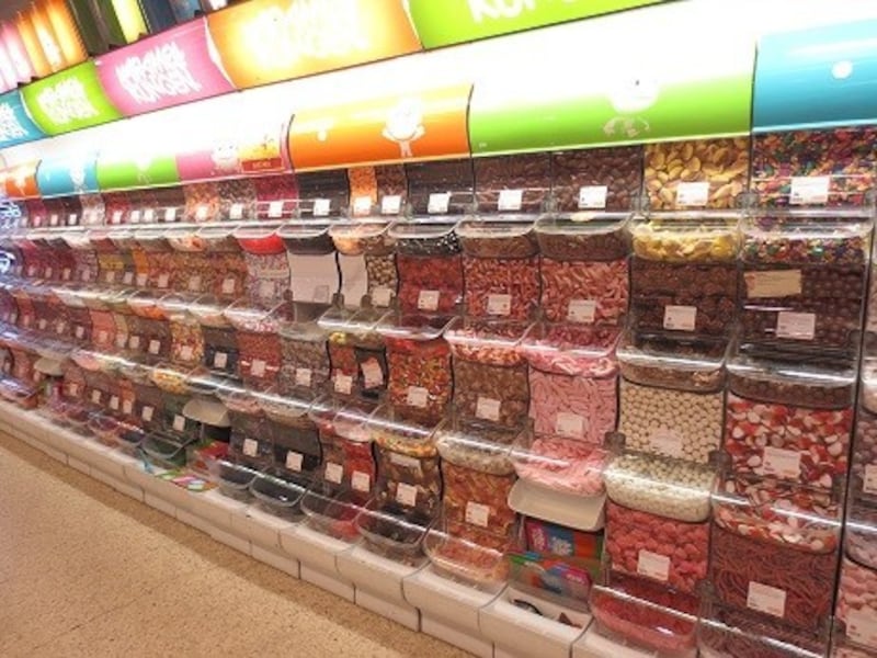 土曜日に食べるお菓子として有名なのが、「Godis(グーディース)」と呼ばれるグミやチョコレート、ガムやマシュマロです。