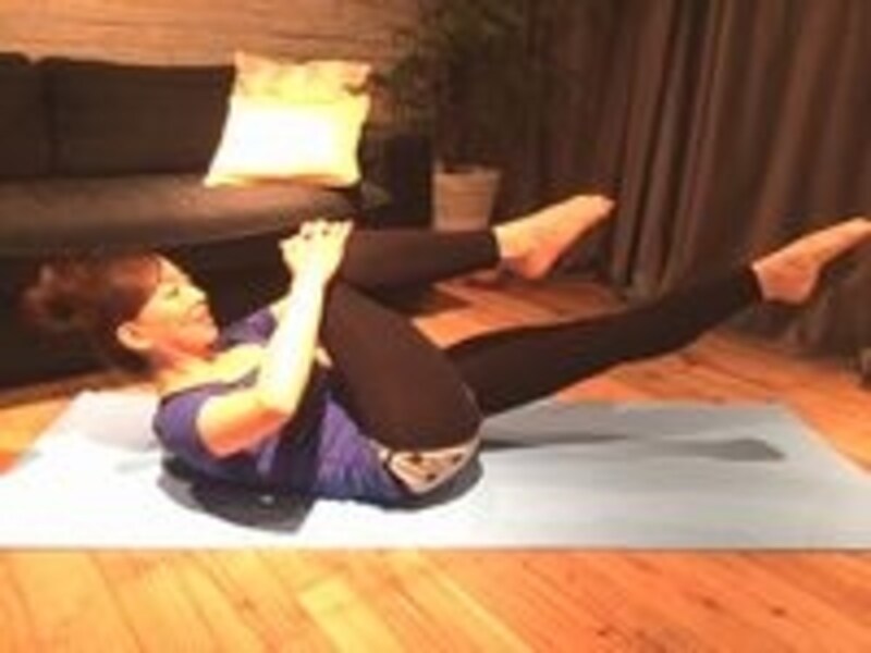 お腹を意識して脚を動かす！