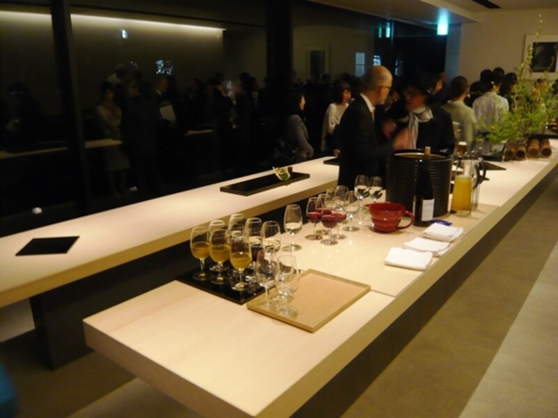 茶酒 金田中の店内