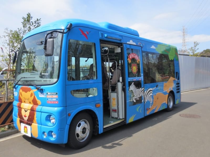 新園内バス「サバンナ号」が登場。オカピ型バス「ズッピ」と2台体制で移動が便利
