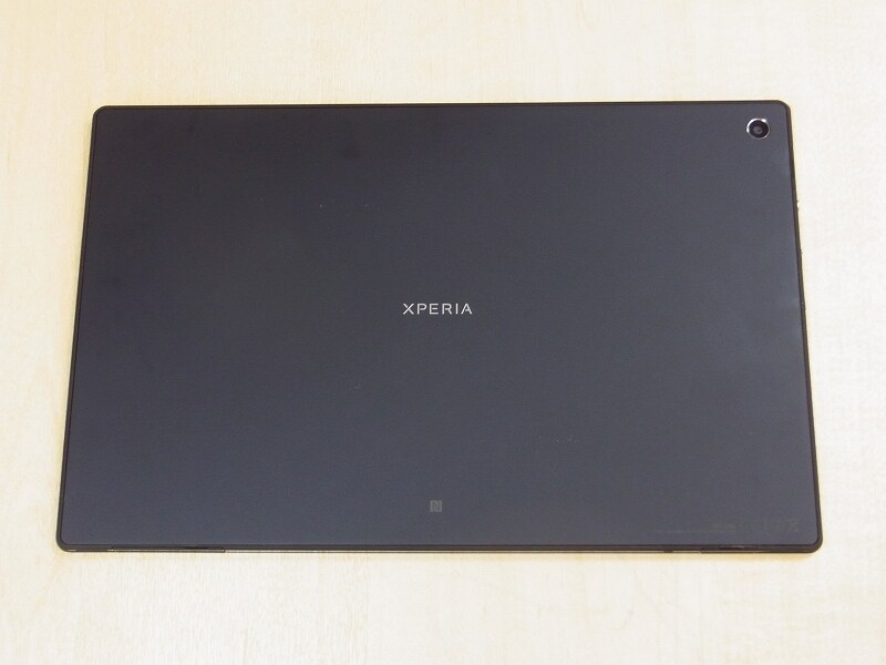 滑りにくいマット仕上げの背面