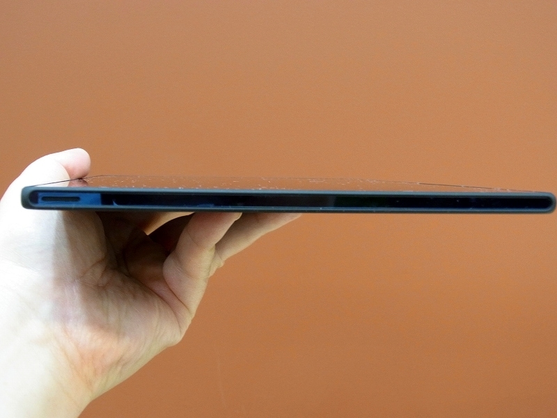 シンプルな右側面