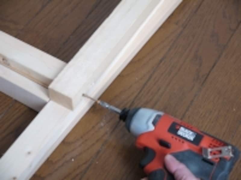 すき間ができないようしっかりとめます