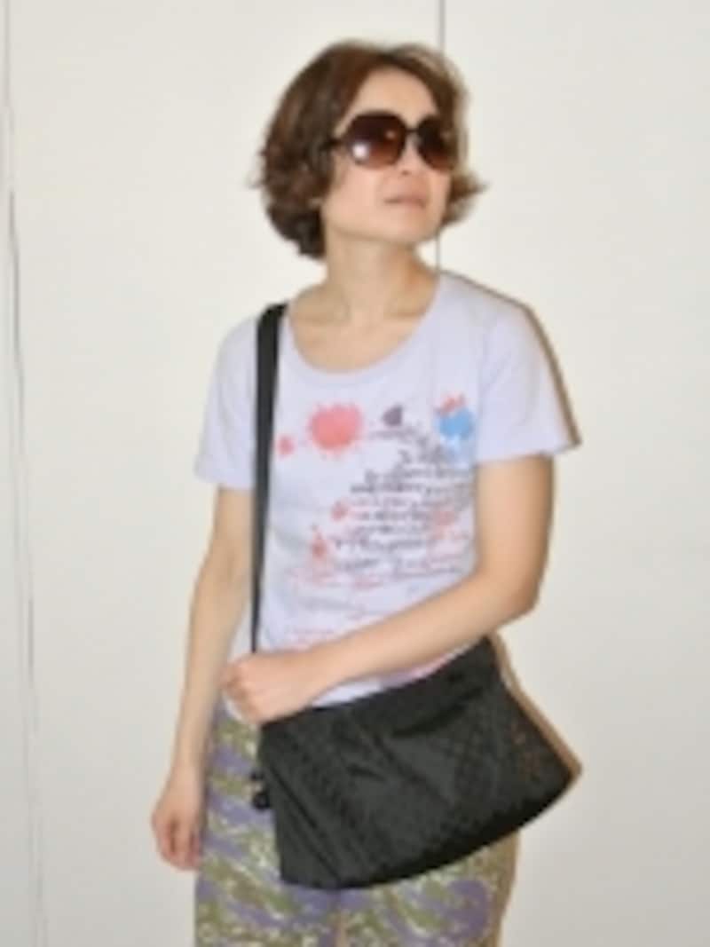 サングラスの女性