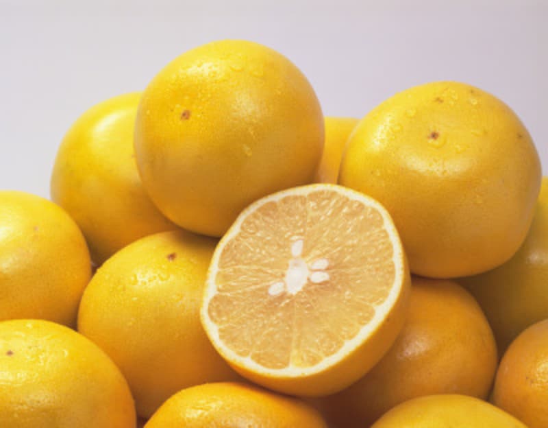 ダイエットにも効果のあるグレープフルーツの香り。皮から圧搾法で抽出されます。柑橘系の精油は開封後半年で使い切りましょう。