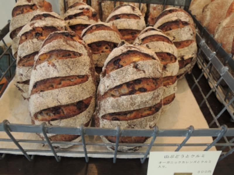 山ぶどうとクルミ