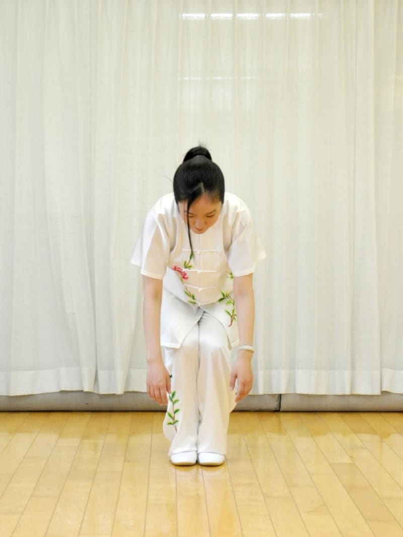 息を吐きながらフワリと着地