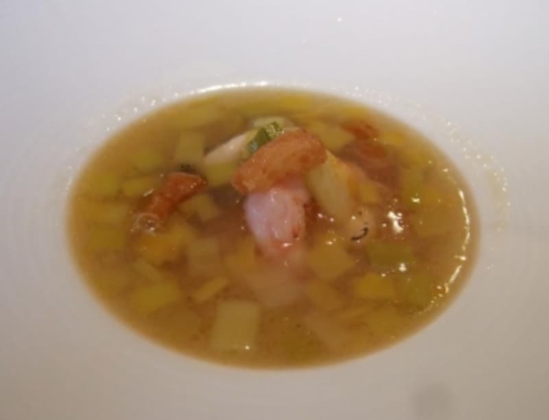 甘海老、ムール貝とポロ葱のスープ