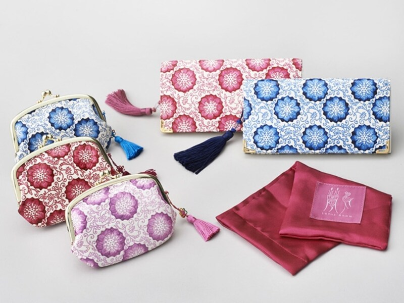 蓮唐草白なめし革undefinedがま口8000円、蓮唐草白なめし革undefined長財布16000円