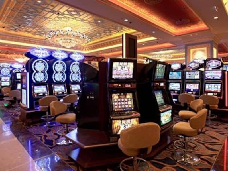 スロットマシンの台数も多い (c) Sands Cotai Central