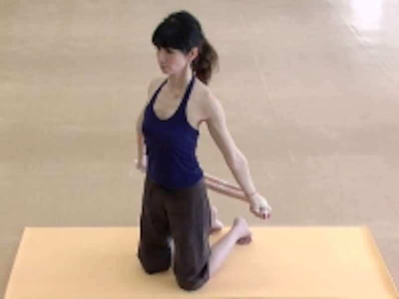 タオルで簡単二の腕痩せ 効果抜群のストレッチ方法 ストレッチ All About