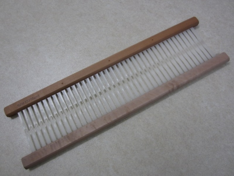 クローズドリードの卓上織機