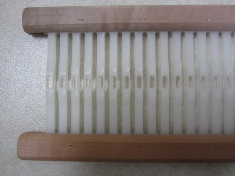 クローズドリードの卓上織機