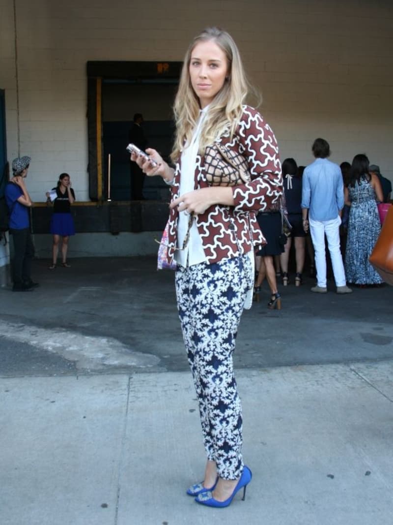 格子柄のバッグで柄オン