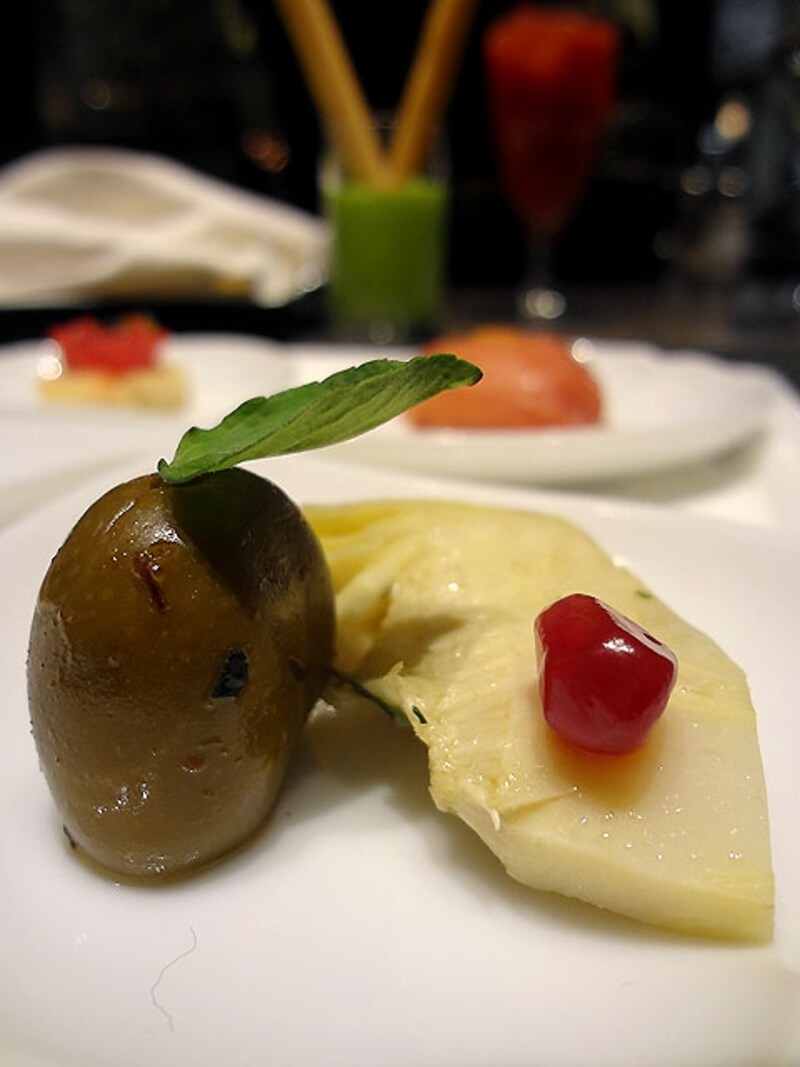 アーティチョークのミントマリネとグリーンオリーブ