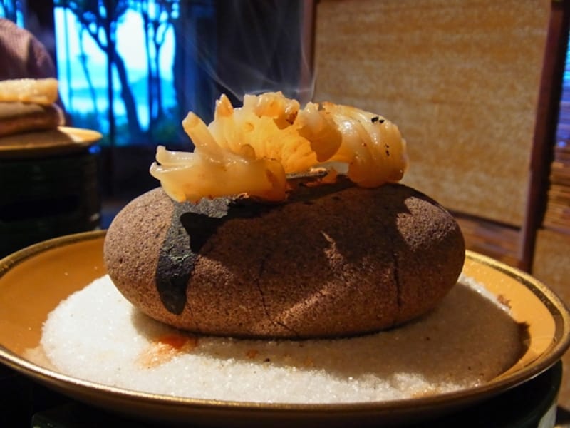 香りが蘇りそうなアオリイカの炙り(ホテルリッジ)