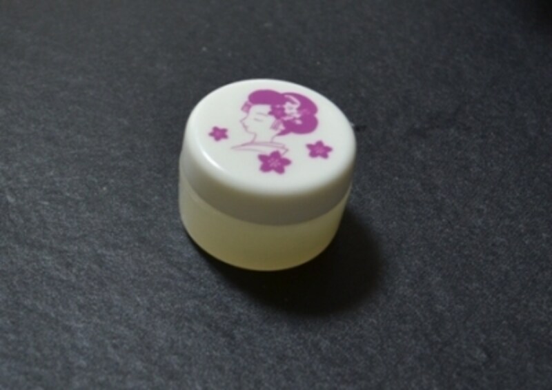 いつも持ち歩ける京都のお土産 舞妓はん練り香水 化粧品 コスメ All About いつも持ち歩ける京都のお土産 舞妓はん練り香水 化粧品 コスメ All About