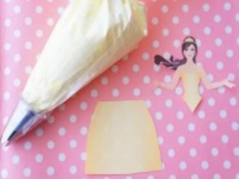 絞り袋に入れます