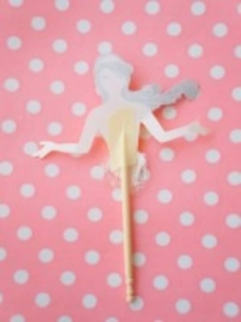 裏面にテープを貼ります