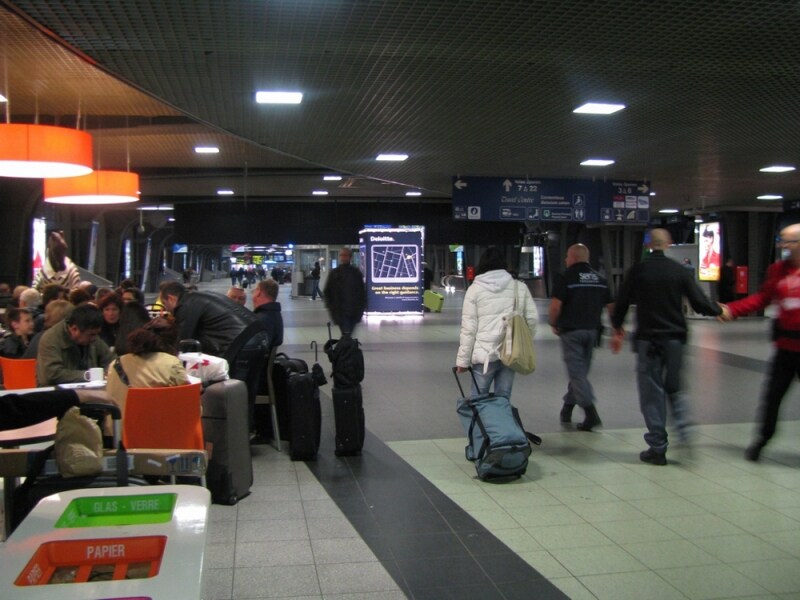 巡回する鉄道公安員