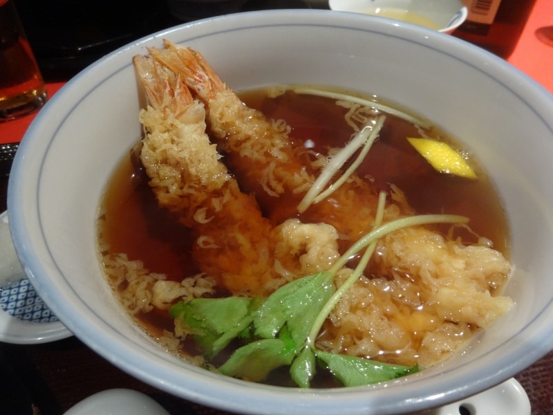 日本酒をちびちびやりながら天ぬきをいただく