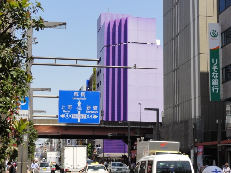 御徒町周辺にはいくつもの地下鉄の駅があり、アクセスしやすくなっている。