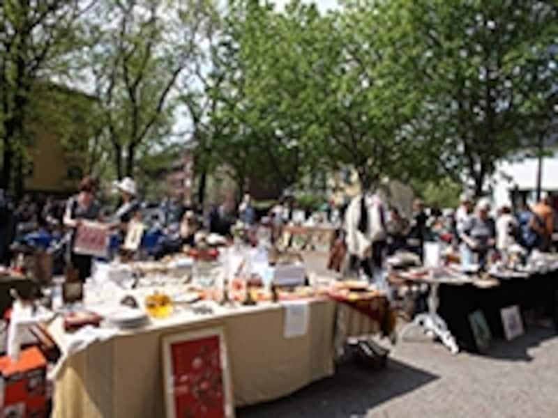 フログネル地区の蚤の市