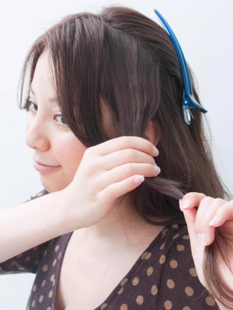 少し後ろに引きながら編む