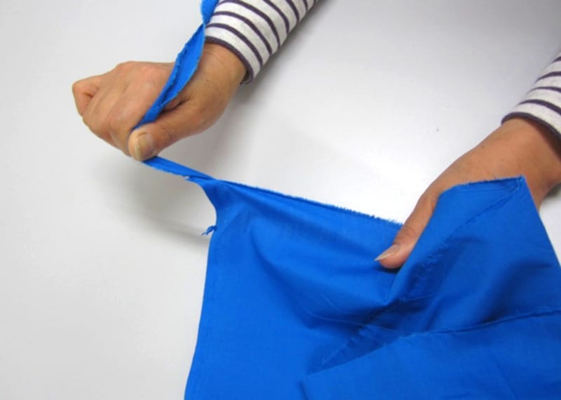 端は裂かずにとめます